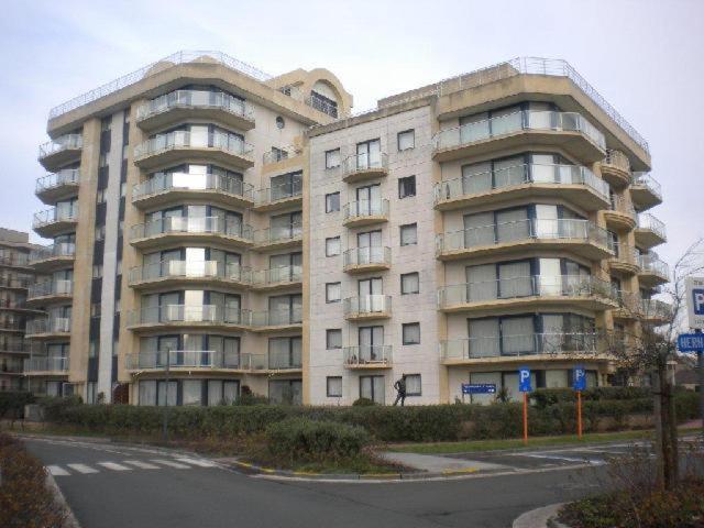 Residente Topaze De Panne Gem 1 Slpk App Luxe Afw & Ruime Parking Incl Kültér fotó